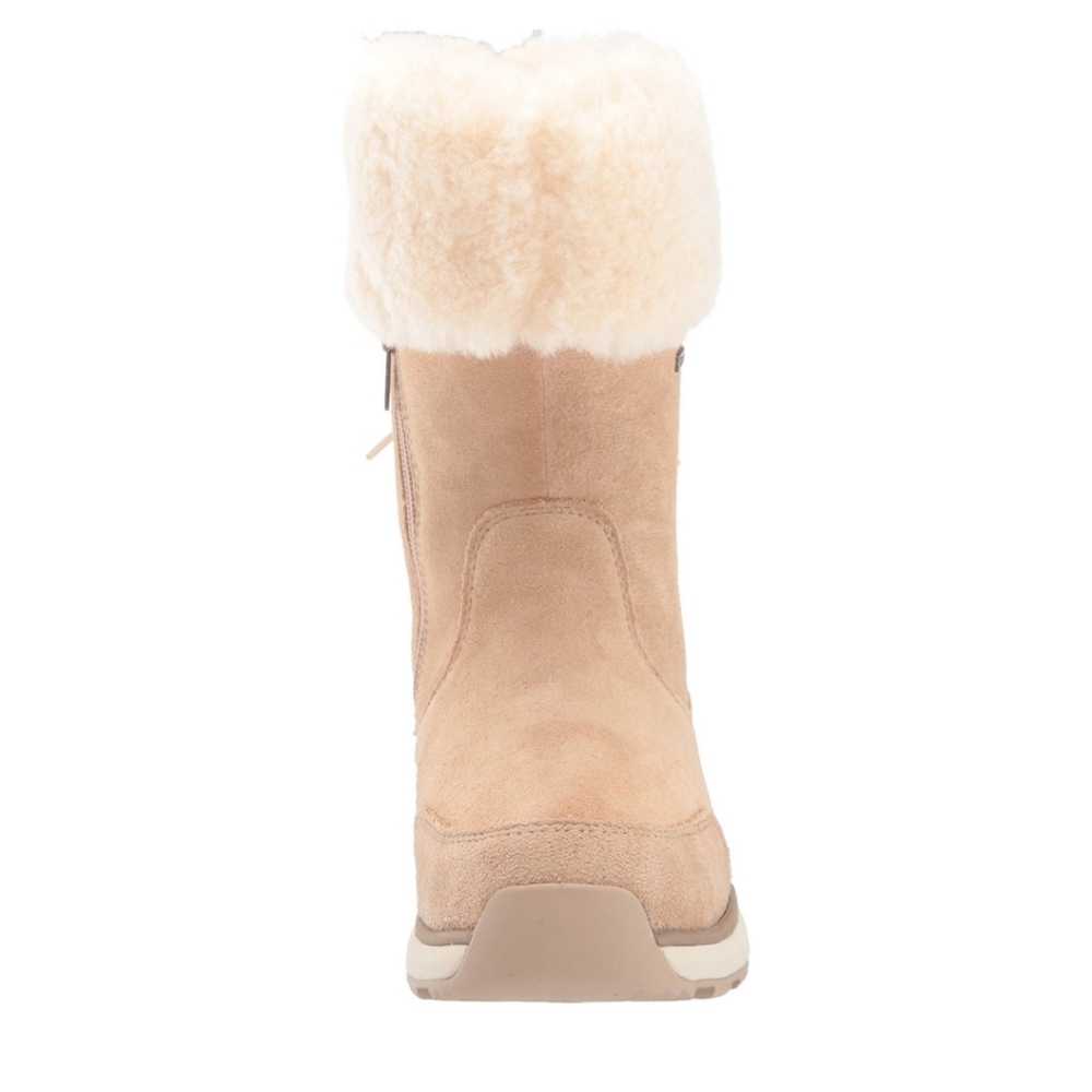 Uggs - image 2